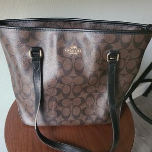 Coach purse and matching wallet